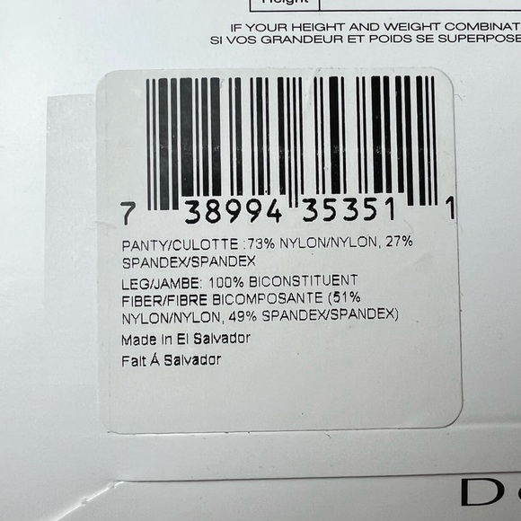 Donna Karan Hosiery 'The Nudes' Pantyhose Color Tone A01 Size Small 3 Pairs NEW. - Picture 8 of 9